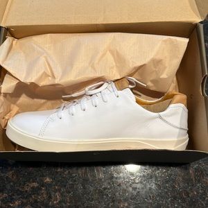 Brand new never worn OkuKai men’s sneakers